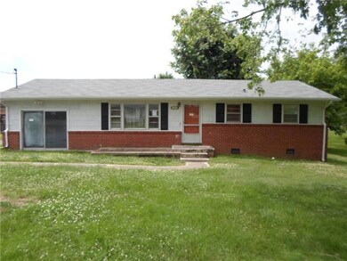 322 Chestnut Dr, Shelbyville, TN 37160 - photo 2