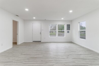 631 Baker St, Denison, TX 75020 - photo 4