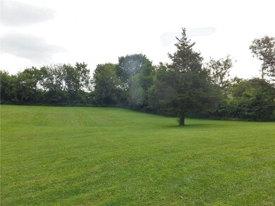 4183 Scheidys Rd, Whitehall, PA 18052 - photo 2