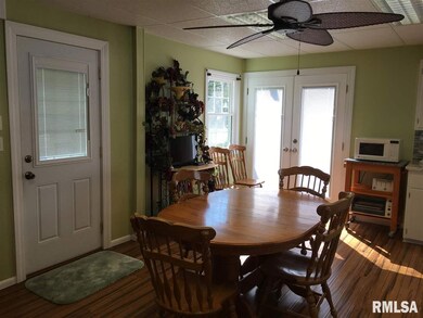 2134 Jefferson Ave, Davenport, IA 52803 - photo 5