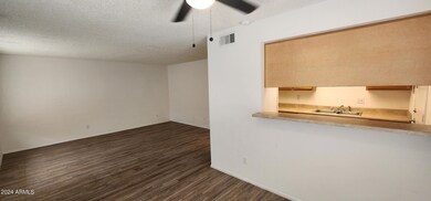 322 N Mcqueen Rd unit B, Chandler, AZ 85225 - photo 2