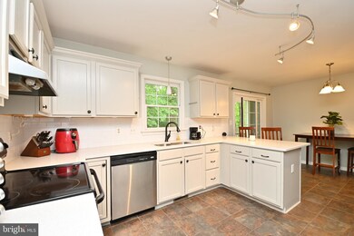 3606 Overview Dr, Fredericksburg, VA 22408 - photo 3