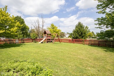 10082 Long Meadow Dr, Fishers, IN 46038 - photo 4