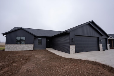 W5836 Edgewood Dr, Menasha, WI 54952 - photo 3