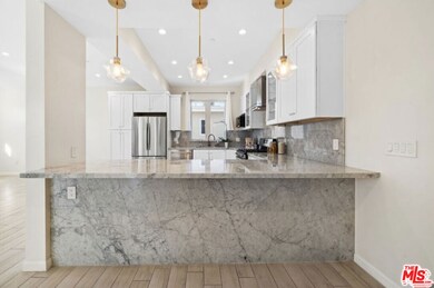 1654 Greenfield Ave unit 301, Los Angeles, CA 90025 - photo 7