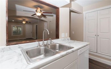 2414 Des Moines St, Des Moines, IA 50317 - photo 7