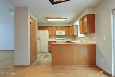 Kitchen Area w/Breakfast Bar