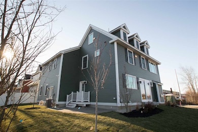 101 Langdon St unit 3, Portsmouth, NH 03801 - photo 3