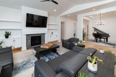 2077 NW Lobinie Ct, Bend, OR 97703 - photo 4