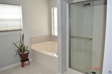 135 Cedarland Dr, Warner Robins, GA 31088 - photo 4