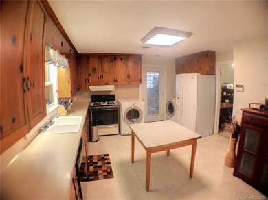 419 Coolidge Ave, Statesville, NC 28677 - photo 3