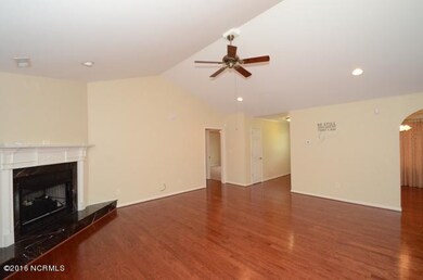 304 Iverleigh Ln, Jacksonville, NC 28540 - photo 6