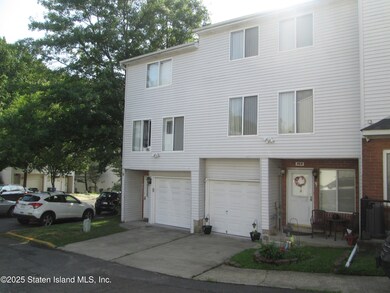 355 Ilyssa Way, Staten Island, NY 10312 - photo 2