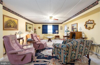 105 Woodstream Dr, Norristown, PA 19403 - photo 4