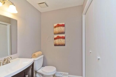 Half bath/Laundry