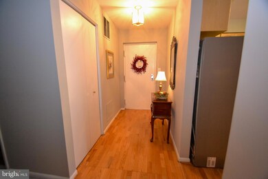 4 Stapleton Ct unit 101, Lutherville Timonium, MD 21093 - photo 2