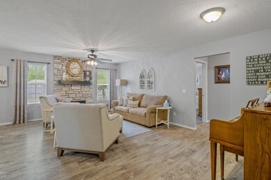 109 E Shawnee-7