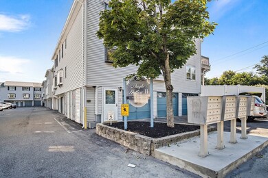 Angle Hollow Condominiums unit 1, Lowell, MA 01851 - photo 3