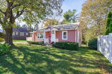 83 Stoneleigh Rd, Holden, MA 01520 - photo 2