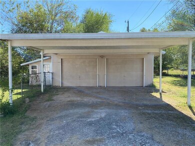 212 E Beech St, Tecumseh, OK 74873 - photo 3