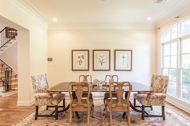 15x11 DINING ROOM - Also with 10 ft Smooth Ceiling