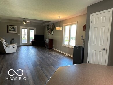 5204 E Hyde Ct, Columbus, IN 47203 - photo 6