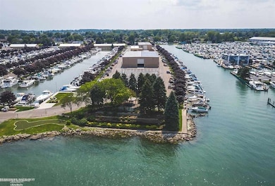 41700 Conger Bay L-23 Dr, Harrison Township, MI 48045 - photo 2