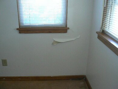 412 S Yearling Rd, Columbus, OH 43213 - photo 3