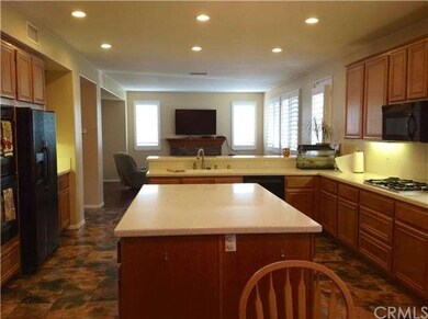 Spacious island, built-in microwave, and breakfast