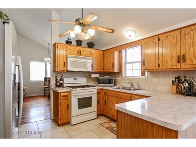 18204 Idlewild Dr, Country Club Hills, IL 60478 - photo 4