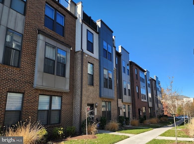 2391 Liberty Loop, Herndon, VA 20171 - photo 2