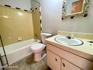 116 E Harrison Ave unit 3, Clarksville, IN 47129 - photo 7