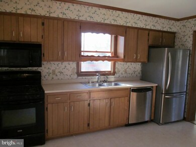 416 Walnut Ave, Lindenwold, NJ 08021 - photo 2