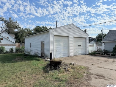 1666 N H St, Fremont, NE 68025 - photo 2