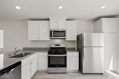 6724 Violet Cascade Ave, Las Vegas, NV 89156 - photo 4