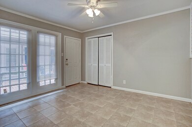 2202 Park St unit 2, Houston, TX 77019 - photo 2