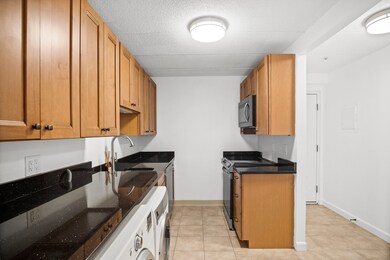 Totten Pond Village unit 31B, Waltham, MA 02451 - photo 4