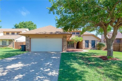 2121 NE 10th St, Moore, OK 73160 - photo 3