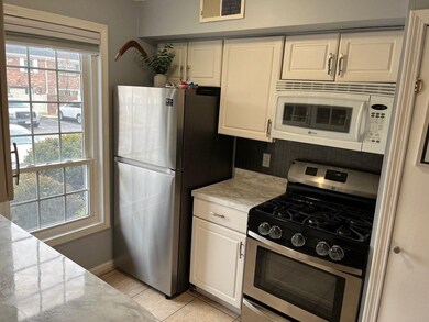 405 Windsor Dr unit 405, Framingham, MA 01701 - photo 2