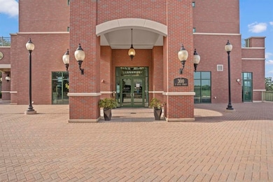 Plaza Tower unit 1112, Tallahassee, FL 32301 - photo 2