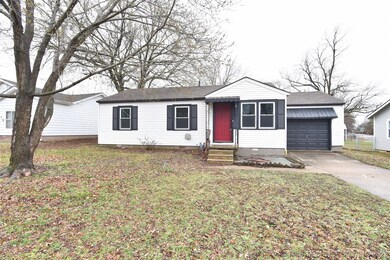 311 E 12th Place, Claremore, OK 74017 - photo 2