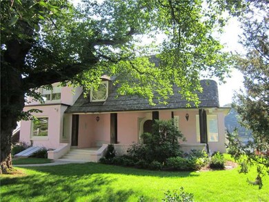 651 Steamboat Rd, Greenwich, CT 06830 - photo 2