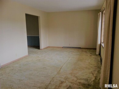 28 Oakbrook Place, Bettendorf, IA 52722 - photo 3