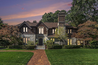 955 Cambridge Dr SE, Grand Rapids, MI 49506 - photo 2