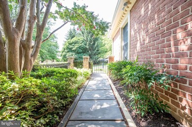 6447 Cloister Gate Dr, Baltimore, MD 21212 - photo 3