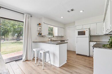 125 Bluebonnet Dr, Decatur, TX 76234 - photo 3