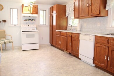 15 Sherwood Rd, Worcester, MA 01602 - photo 5