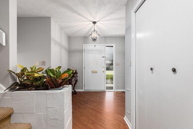 5617 Linworth Rd, Columbus, OH 43235 - photo 3