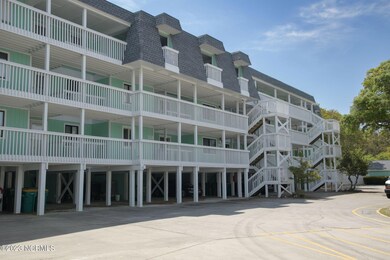 1-web-or-mls-2303B Surfrider Circle-101