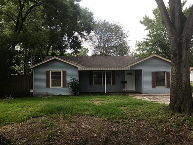 406 Twin Oaks St, Houston, TX 77076 - photo 3